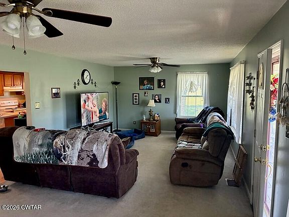 3rd image of 30 Saddle Club Rd