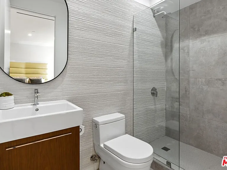 1849 Coldwater Canyon Dr — Photo 22