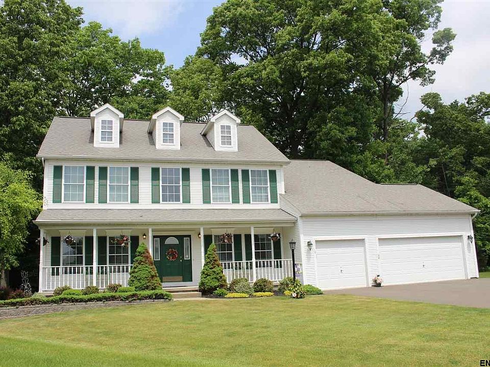 1st image of 10 Highland Oaks