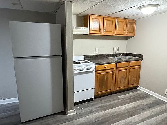 3rd image of 229 N Sandusky St #6