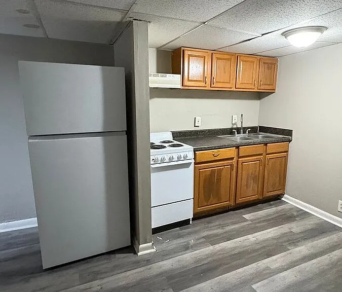 229 N Sandusky St #6 — Photo 3