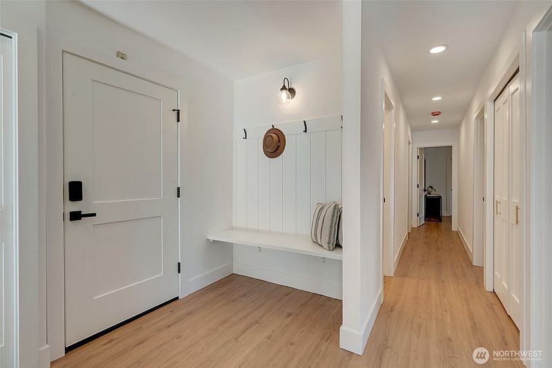 2nd image of 321 Bellevue Way SE #401