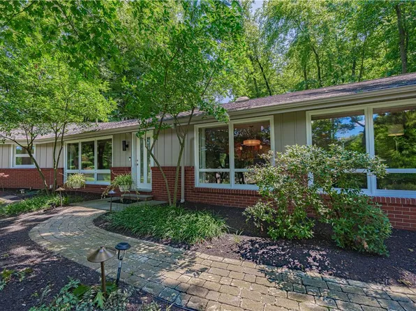 490 Bierys Bridge Rd, Bethlehem, PA 18017