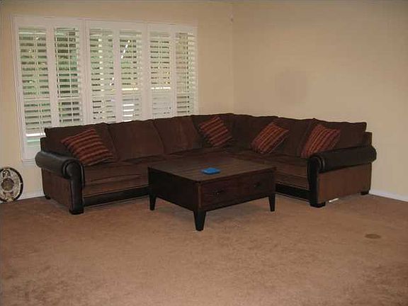 4th image of 2485 Bowling Green Way