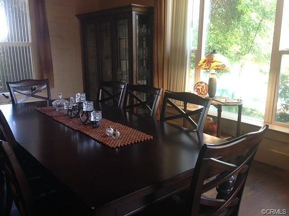 Dining area - Over looking backyard and pool