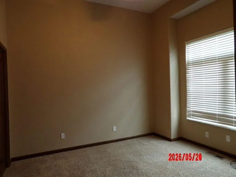 1106 Sandstone Dr — Photo 3