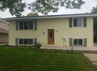 9867 Heath Ave S, Cottage Grove, MN 55016