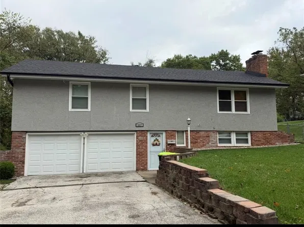 5827 Mastin St, Merriam, KS 66203