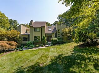 9 Shippen Rd, Armonk, NY 10504