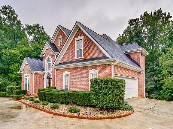 3rd image of 2716 Trellis Ct