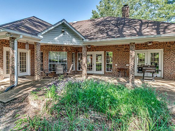 5th image of 204 Woodrun Dr