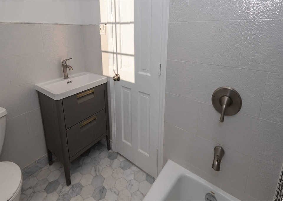 2nd image of 939 Edwards Blvd