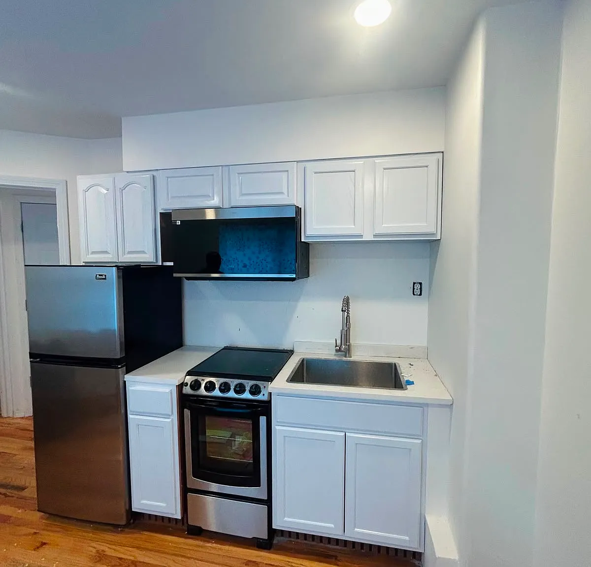 Studio, $1,800 — Photo 1