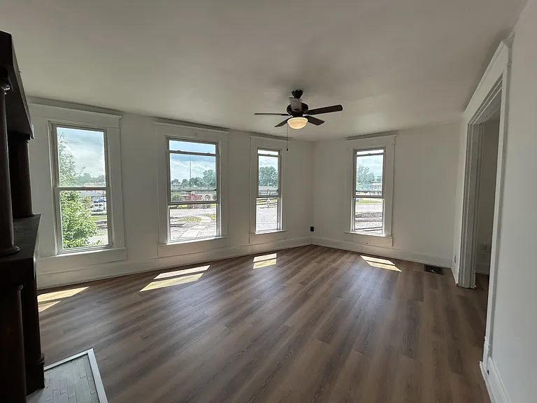206 4th St #3 — Photo 7