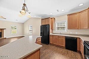 5th image of 873 Battlecreek Way