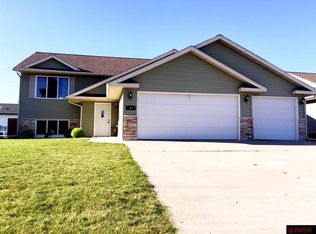 144 Lynx Ln, Mankato, MN 56001
