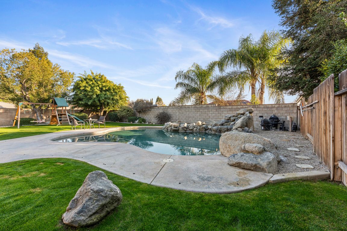 9317 Leslie Deann Ct, Bakersfield, CA 93312 | Zillow