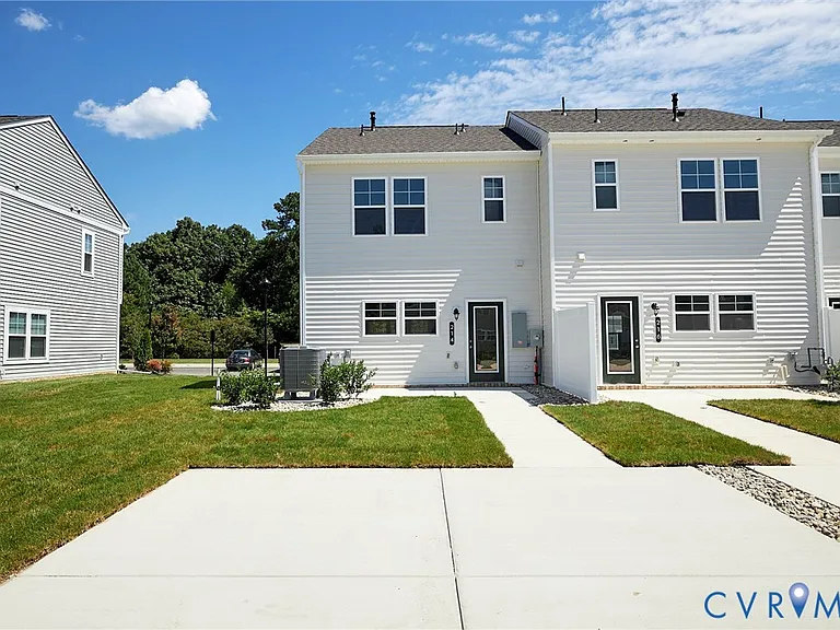214 Greenpark Rd — Photo 5