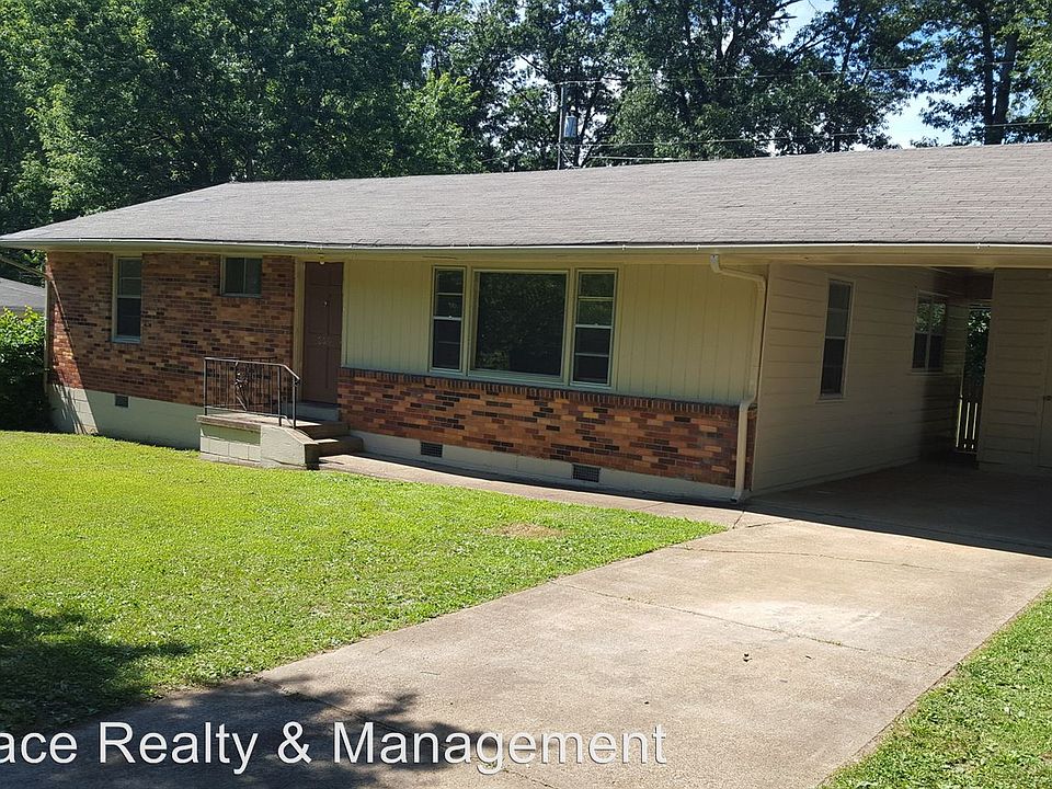 1st image of 209 Hallbrook Dr