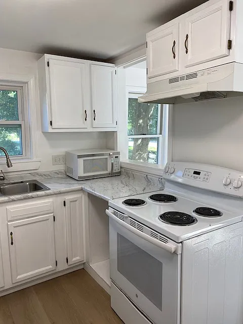 2 bed, 420 sqft, $2,000 — Photo 2