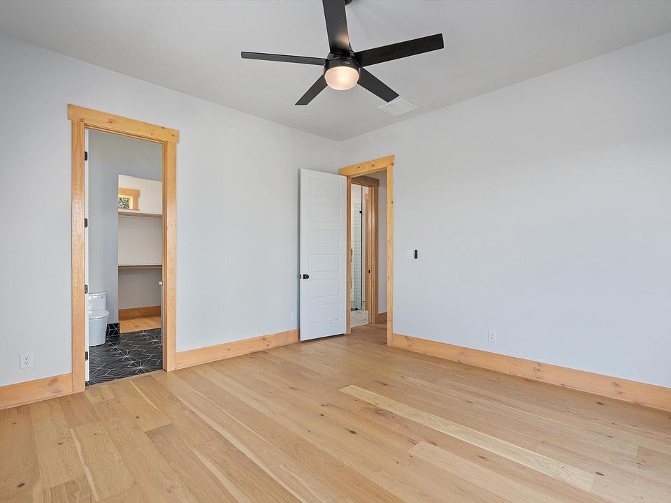1st image of 24505 Lois Ln