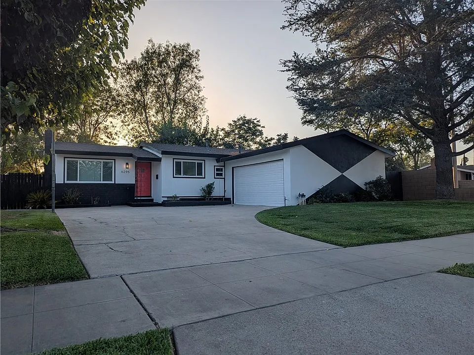 6295 Banner Ct