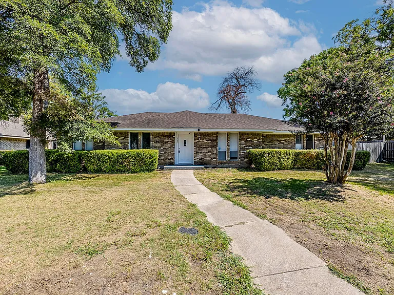337 Woodbrook Dr — Photo 1