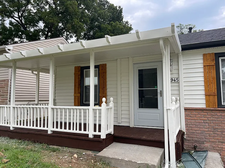 3945 Monroe Ave — Photo 4