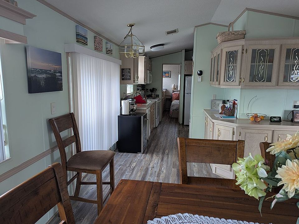 1st image of 800 Kay Rd NE #2087