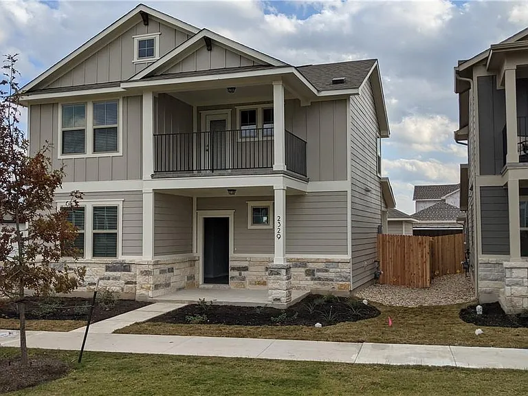 2329 Pecan Island Dr — Photo 1