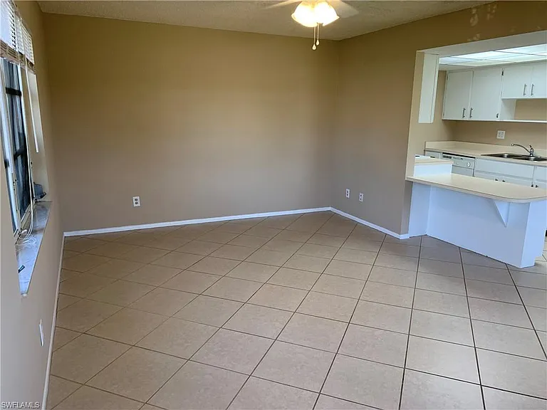 303 SW 3rd Pl #2 — Photo 4