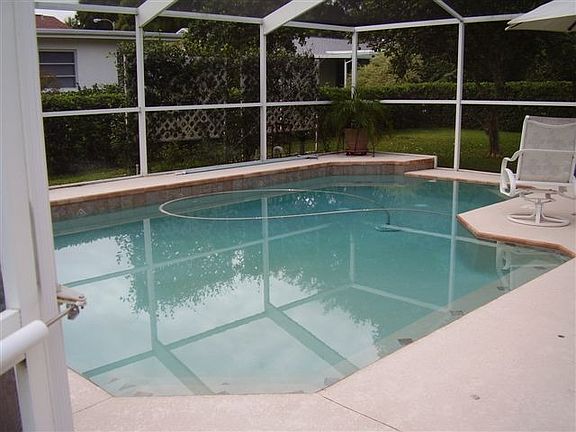 5th image of 1306 Woodstock Dr
