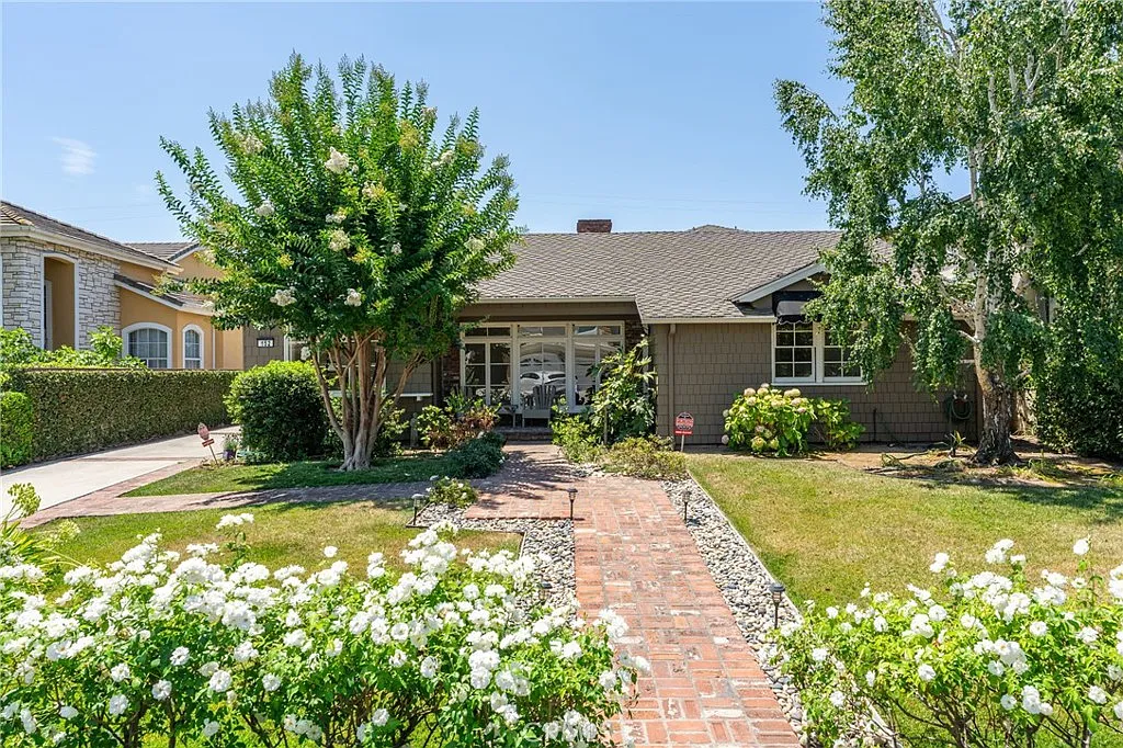 4 bed, 2557 sqft, $6,800 — Photo 3