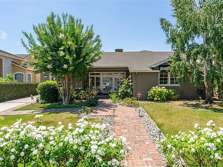 152 W Pamela Rd — Photo 3