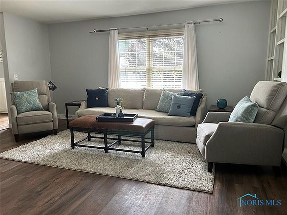 3rd image of 4448 Vogel Dr