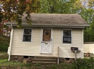 374 Lakeshore Dr, Hewitt, NJ 07421