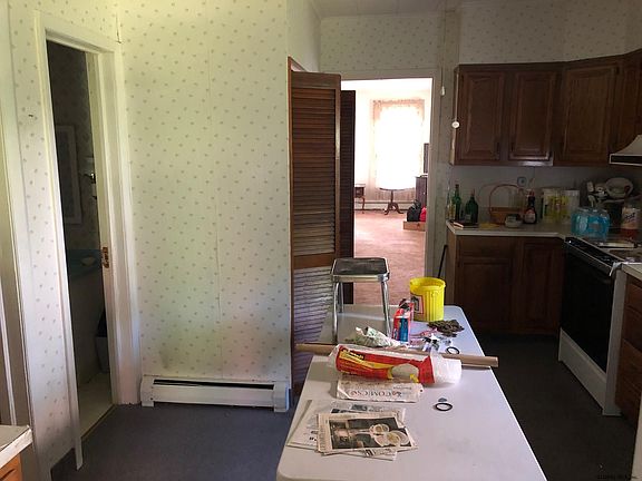 4th image of 24 E Saratoga Ave