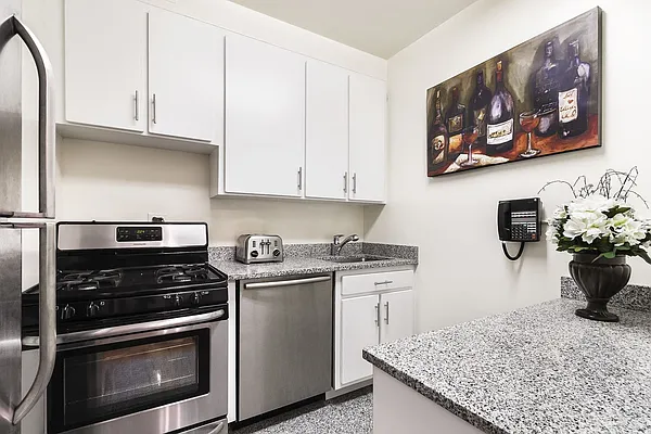 Rented by Halstead Real Estate | media 16