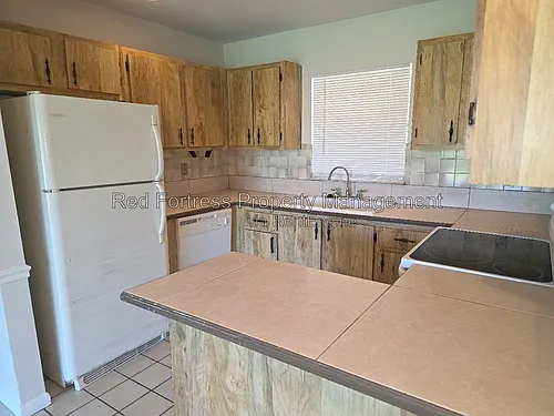 1049 Ridgeway Dr Photo 1