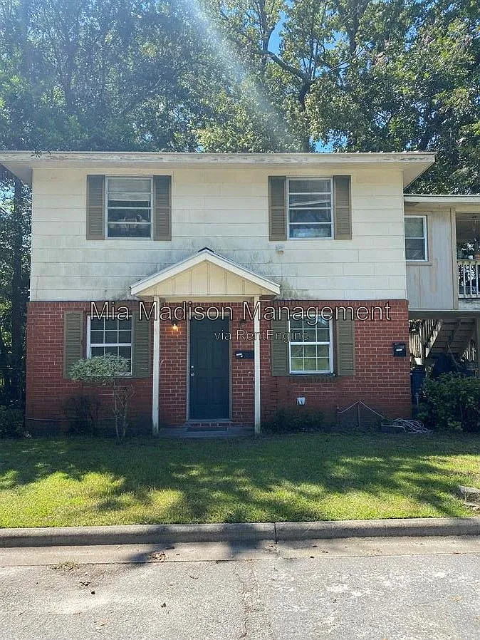 2 bed, 1.0 bath, 572 sqft, $1,200 — Photo 1