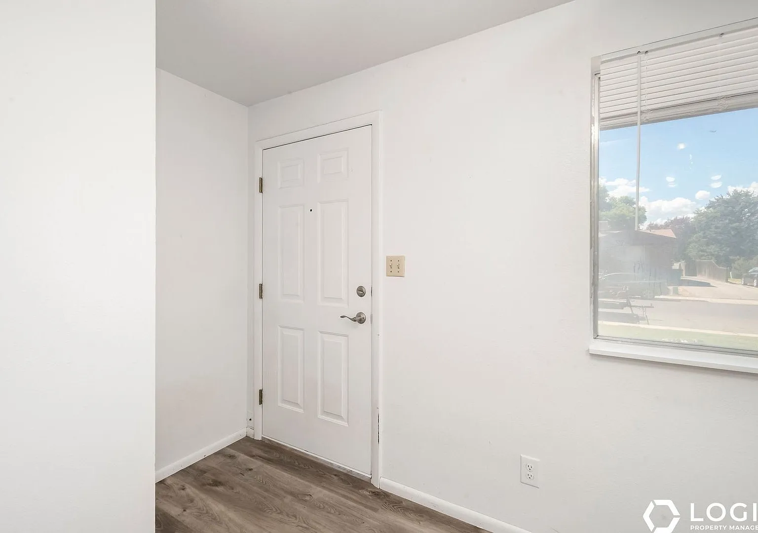 Updated 2 Bed Duplex in Orem — Photo 3