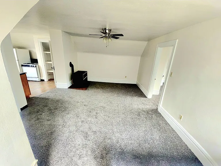 44 Kendall Ave — Photo 4