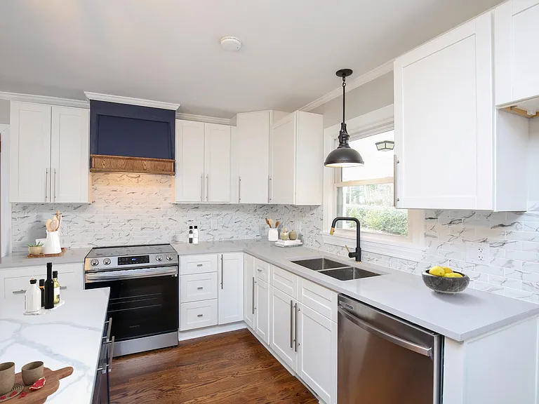 6812 Jean Dr — Photo 9