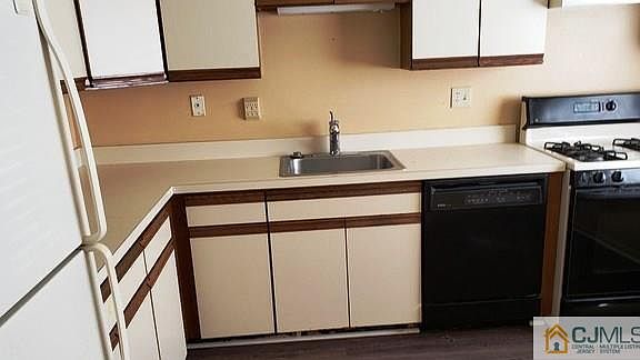 3rd image of 191 Hampshire Dr #0