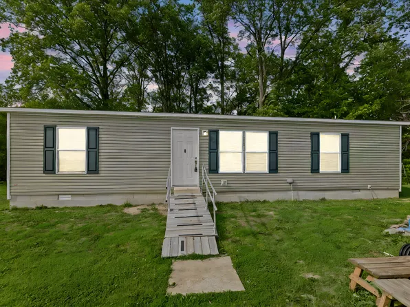 20100 Diamond Springs Rd, Carlyle, IL 62231