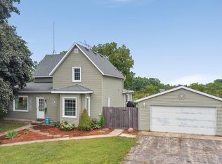 W8194 Thompson Rd, Poynette, WI 53955