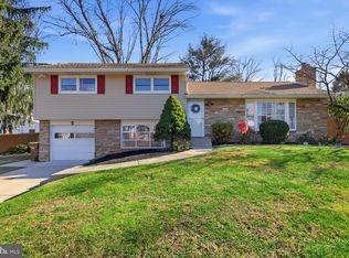 5 Patrick Ln, Yardley, PA 19067