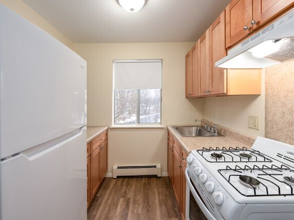East Bay Apartments, 165 Winthrop St, Taunton, MA 02780