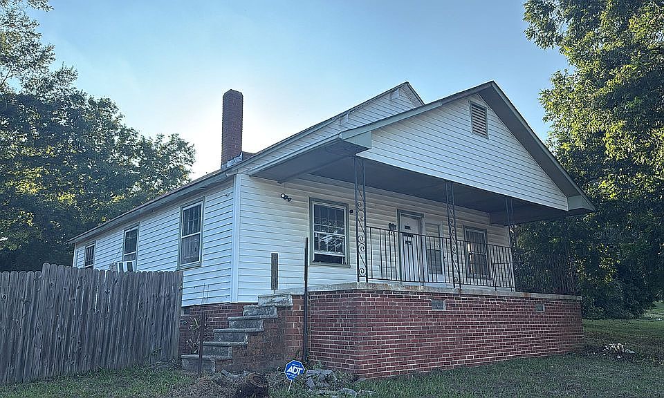 1st image of 635 N Churton St