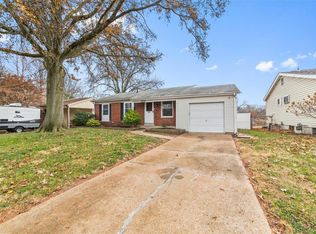 104 Foxtree Dr, Hazelwood, MO